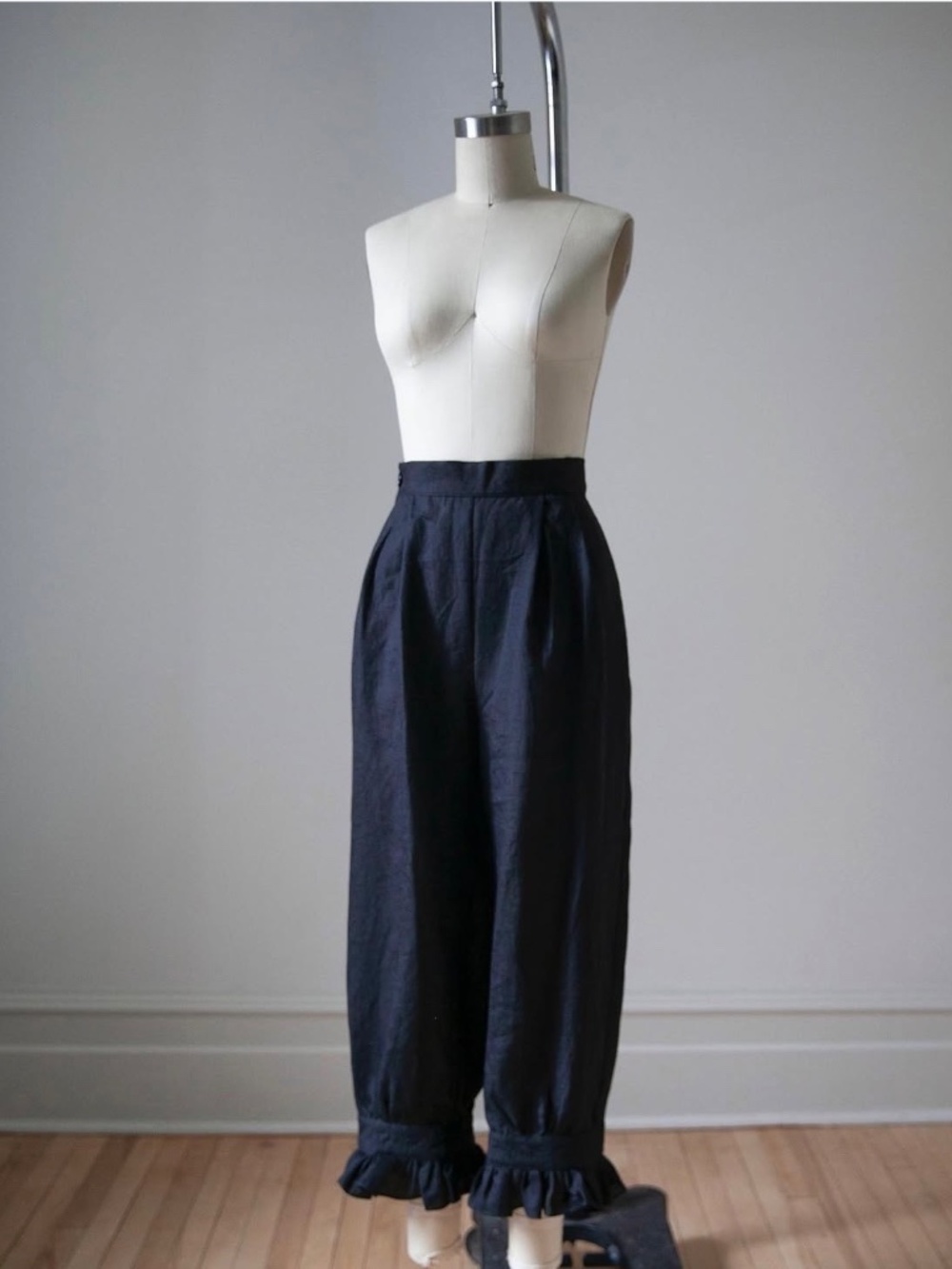 Ovate Linen Bloomers Size M Black - Picture 2 of 8